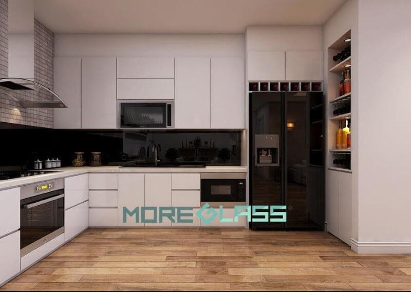 Sắp xếp mẫu kính ốp bếp màu đen cổ điển, sang trọng cho nhà bếp chung cư, nhà ở, biệt thự.