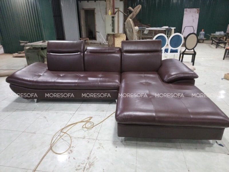 Moresofa thi công mẫu sofa góc L bọc da đẹp, đầy ấn tượng